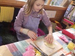 Mit Marzipan töpfern im Februar 2024