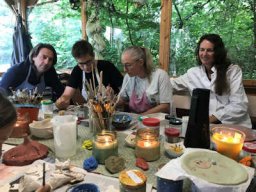 Töpfern im Lesegarten